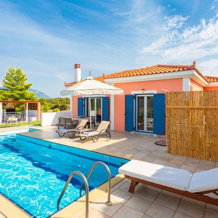 Villa Europe Ena Lakithra ภายนอก รูปภาพ