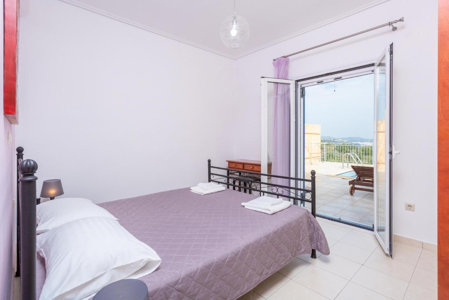 Villa Europe Ena Lakithra ภายนอก รูปภาพ