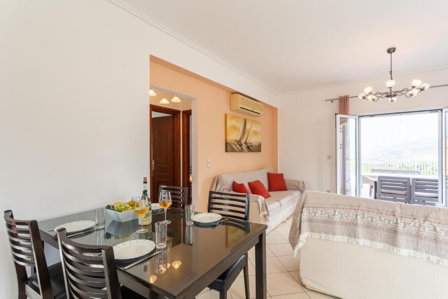 Villa Europe Ena Lakithra ภายนอก รูปภาพ