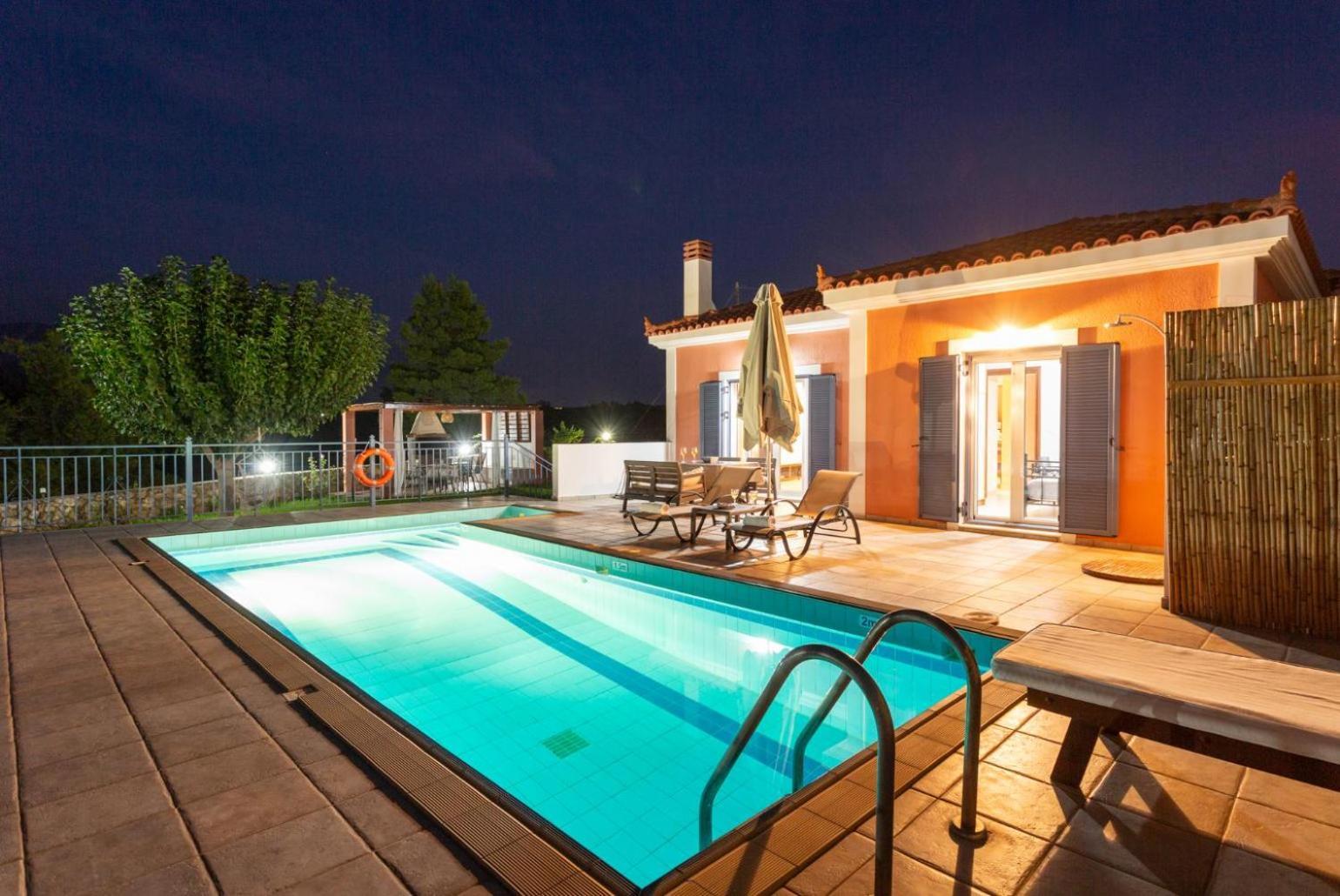 Villa Europe Ena Lakithra ภายนอก รูปภาพ